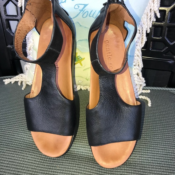 gentle souls by kenneth cole women's gisele wedge sandals